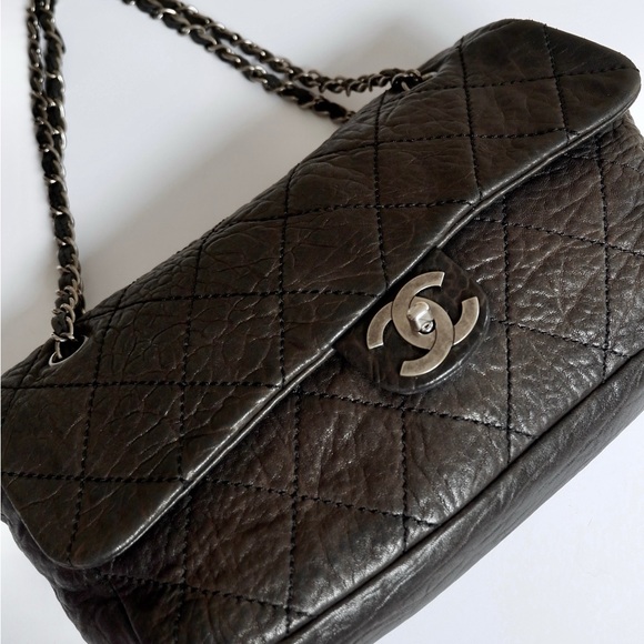 Authentic Preowned Chanel Black Lambskin Single Flap Bag Silver Hardware - Picture 5 of 14